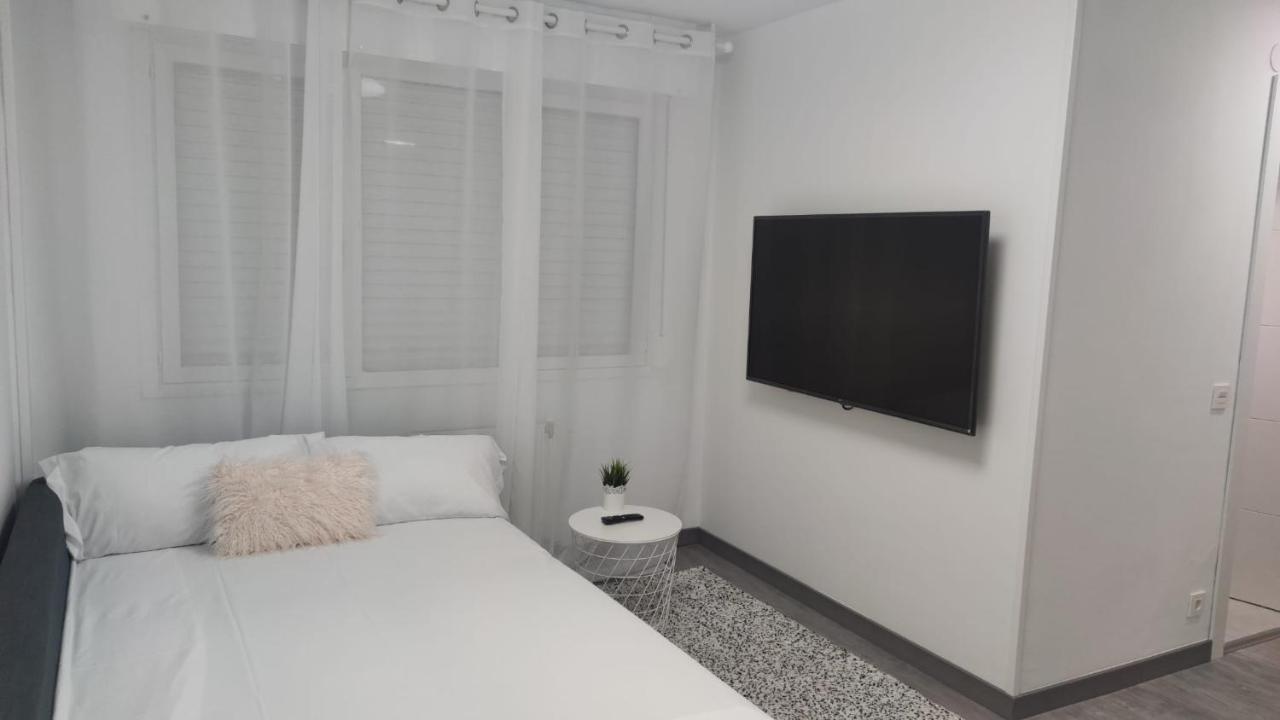 Casa Gascona Con Parking, Wifi Y Netflix Gratis!! By Delabra Apartments Oviedo Luaran gambar