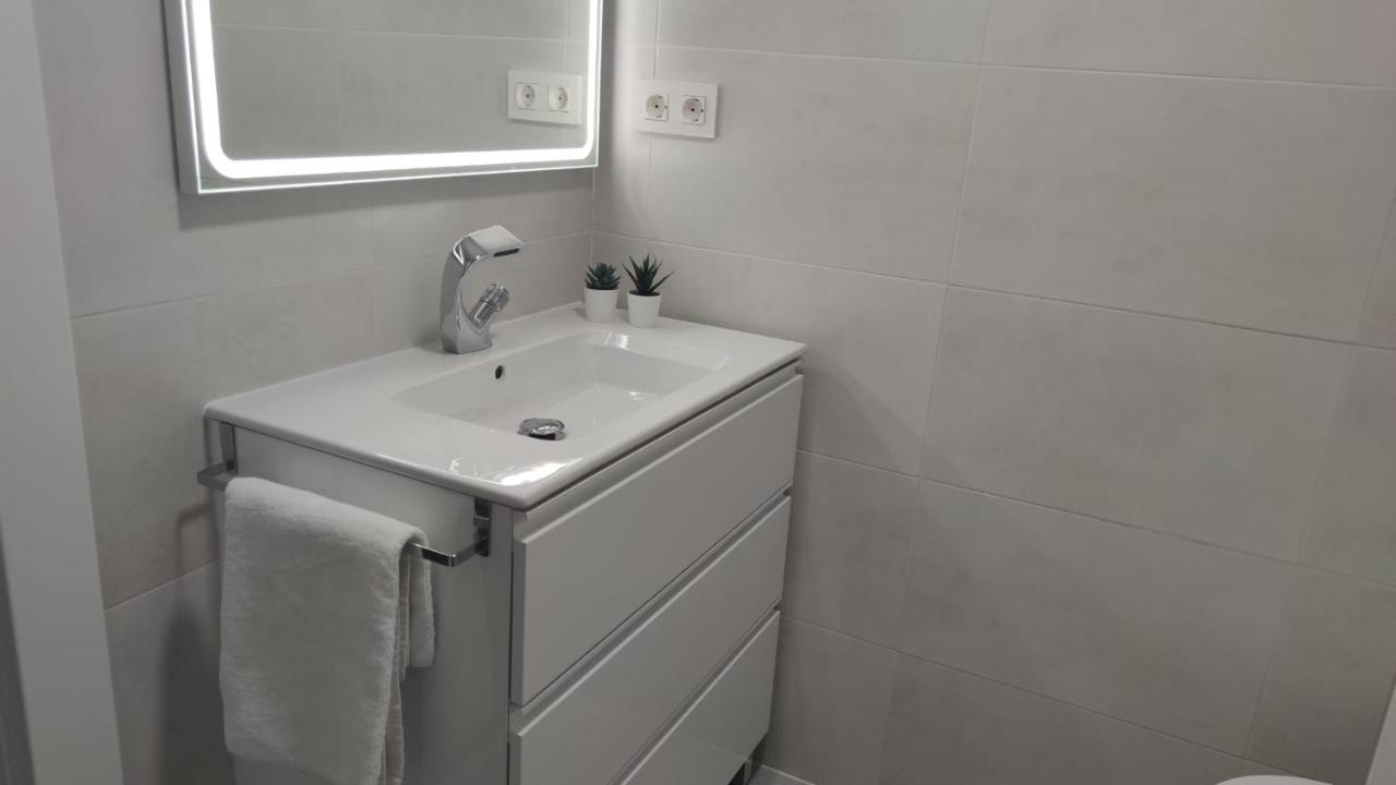 Casa Gascona Con Parking, Wifi Y Netflix Gratis!! By Delabra Apartments Oviedo Luaran gambar